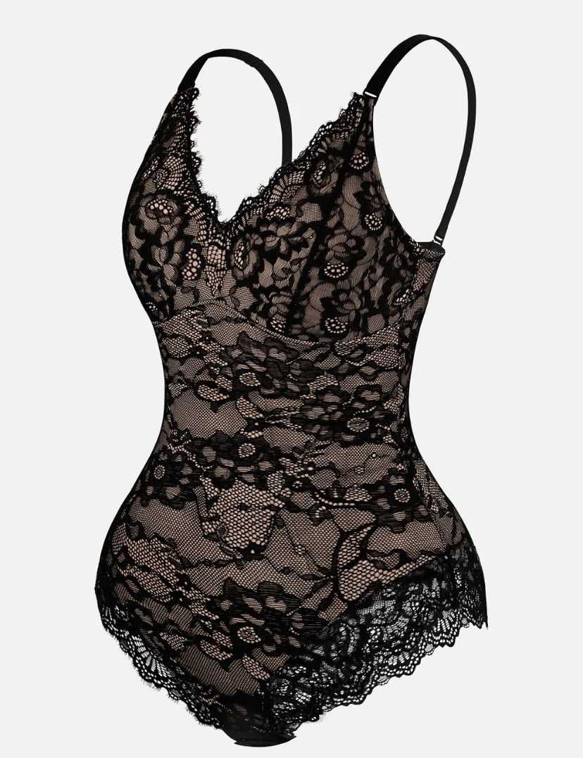 Curveness™ Sculpting Lace Bodysuit